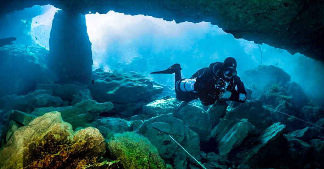 Cavern Diver